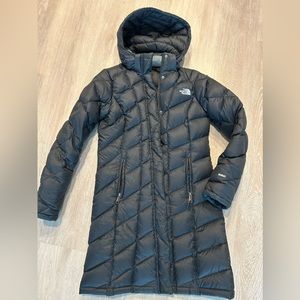 Very good condition North Face 550 Women’s Long puffer.